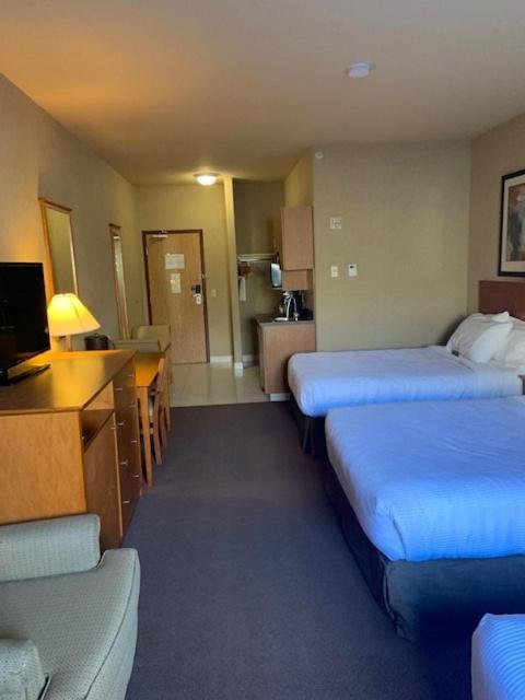 Clarion Pointe Hotel Rimbey Exterior foto