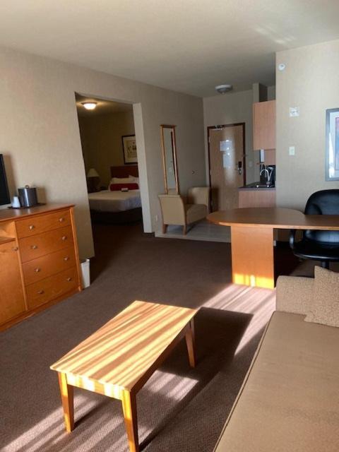 Clarion Pointe Hotel Rimbey Exterior foto