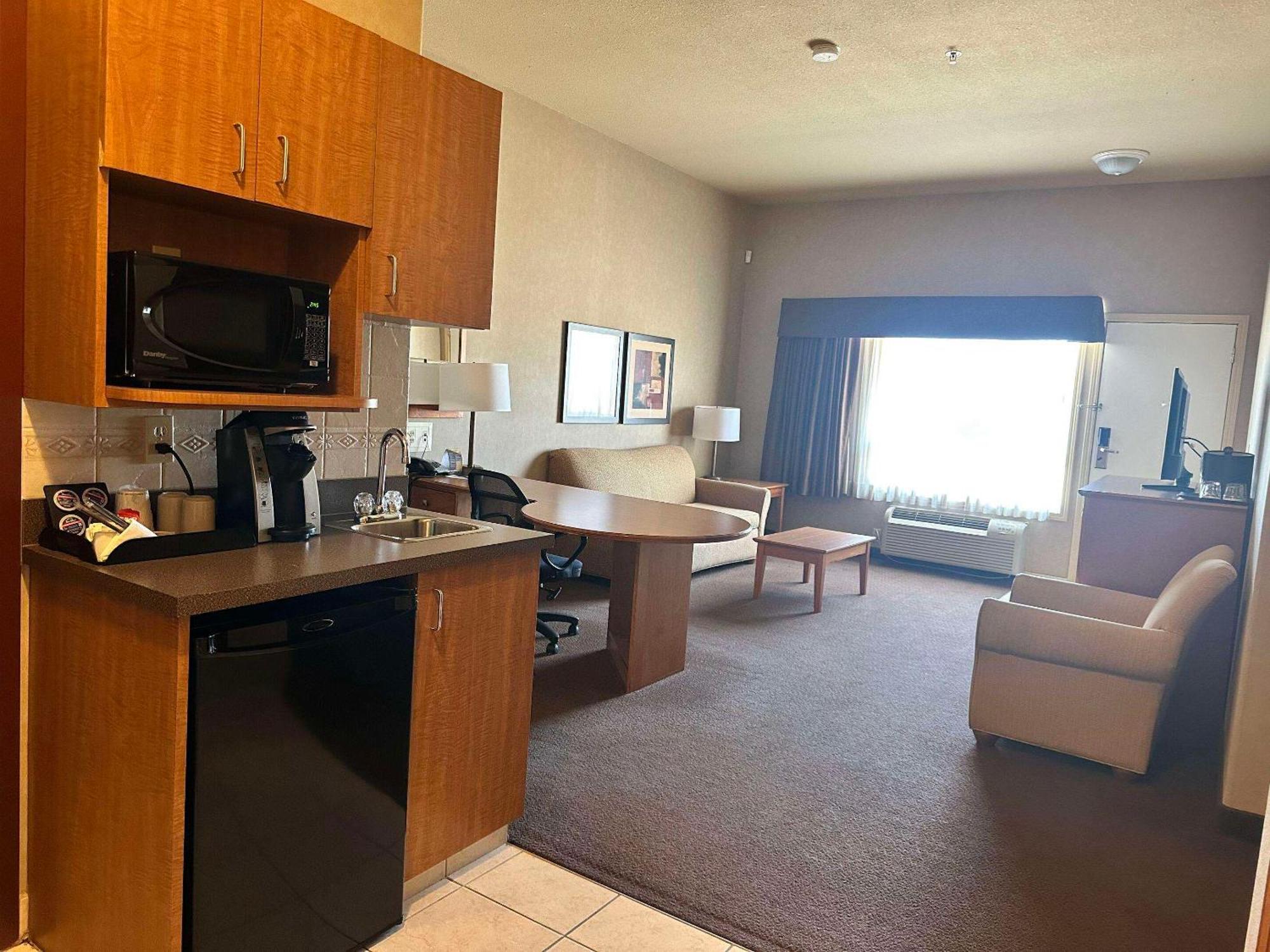 Clarion Pointe Hotel Rimbey Exterior foto