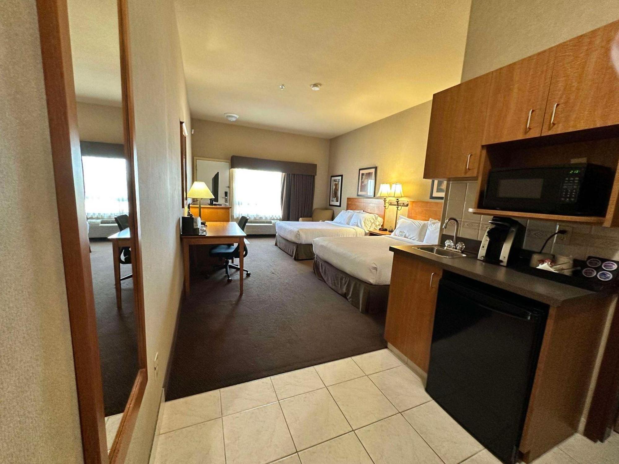 Clarion Pointe Hotel Rimbey Exterior foto