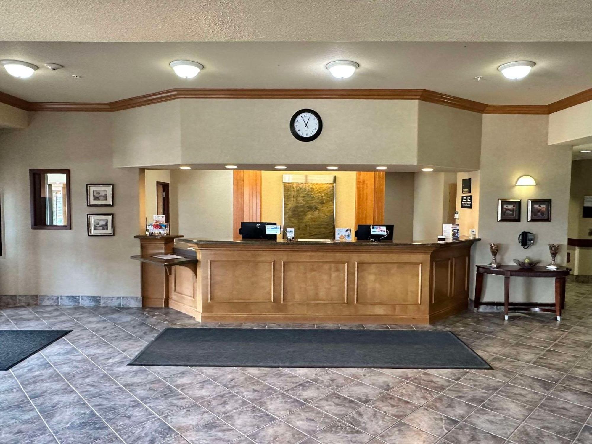Clarion Pointe Hotel Rimbey Exterior foto