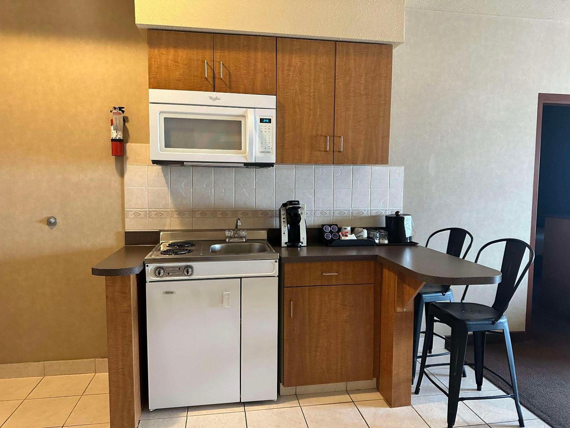 Clarion Pointe Hotel Rimbey Exterior foto