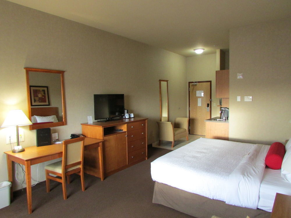 Clarion Pointe Hotel Rimbey Exterior foto