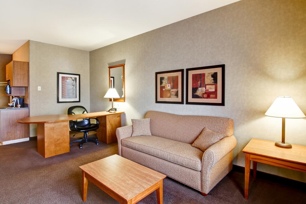 Clarion Pointe Hotel Rimbey Exterior foto