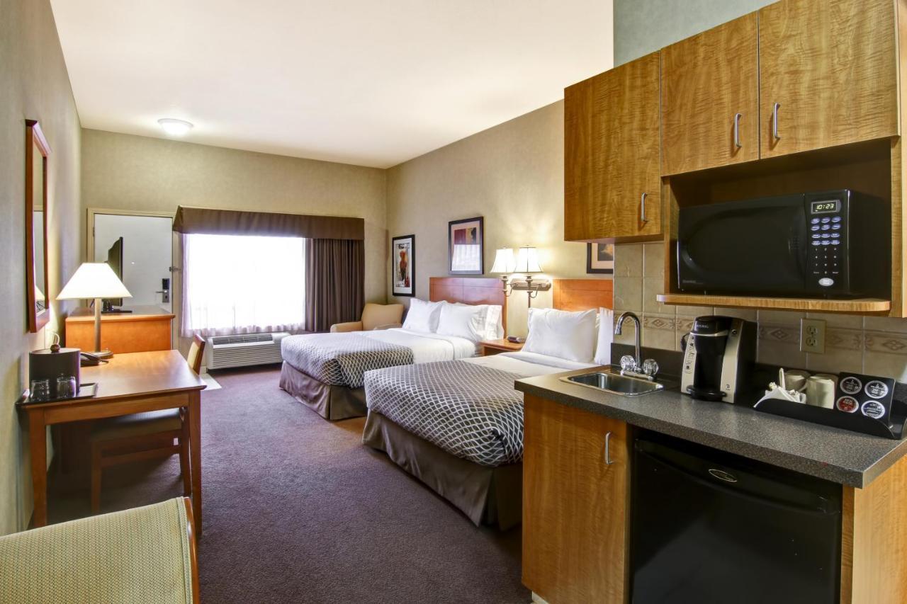 Clarion Pointe Hotel Rimbey Exterior foto